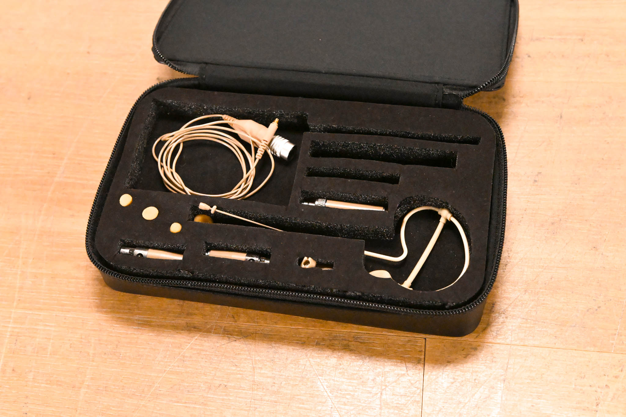 Samson SE10 Earset Microphone with Condenser Capsule & Accessories