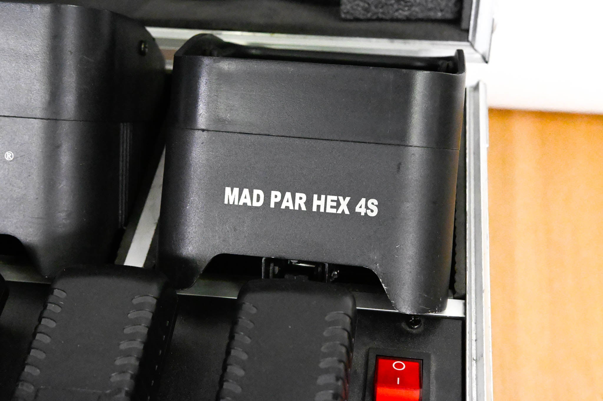 JMAZ Lighting MAD PAR HEX 4S Battery LED Uplight Kit w/ Charging Case