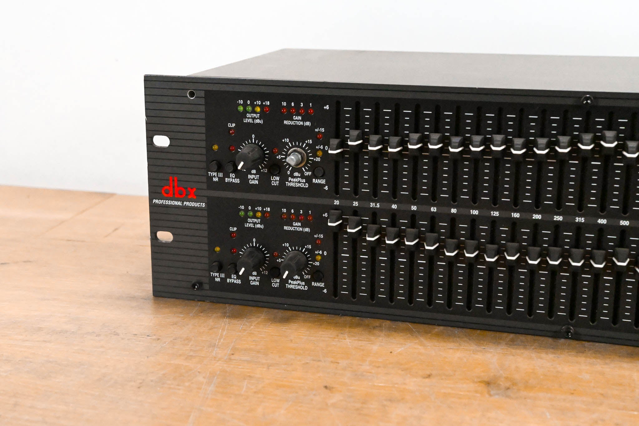 dbx 2231 Dual-Channel 31-Band Graphic Equalizer/Limiter