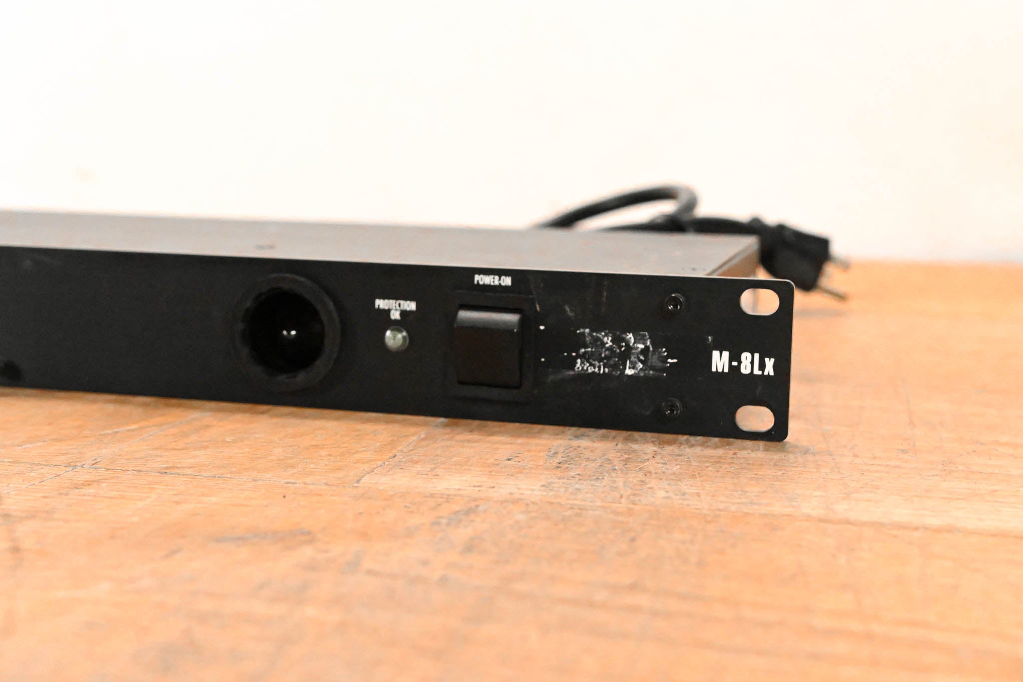 Furman M-8Lx 15A Merit Series Power Conditioner with Lights