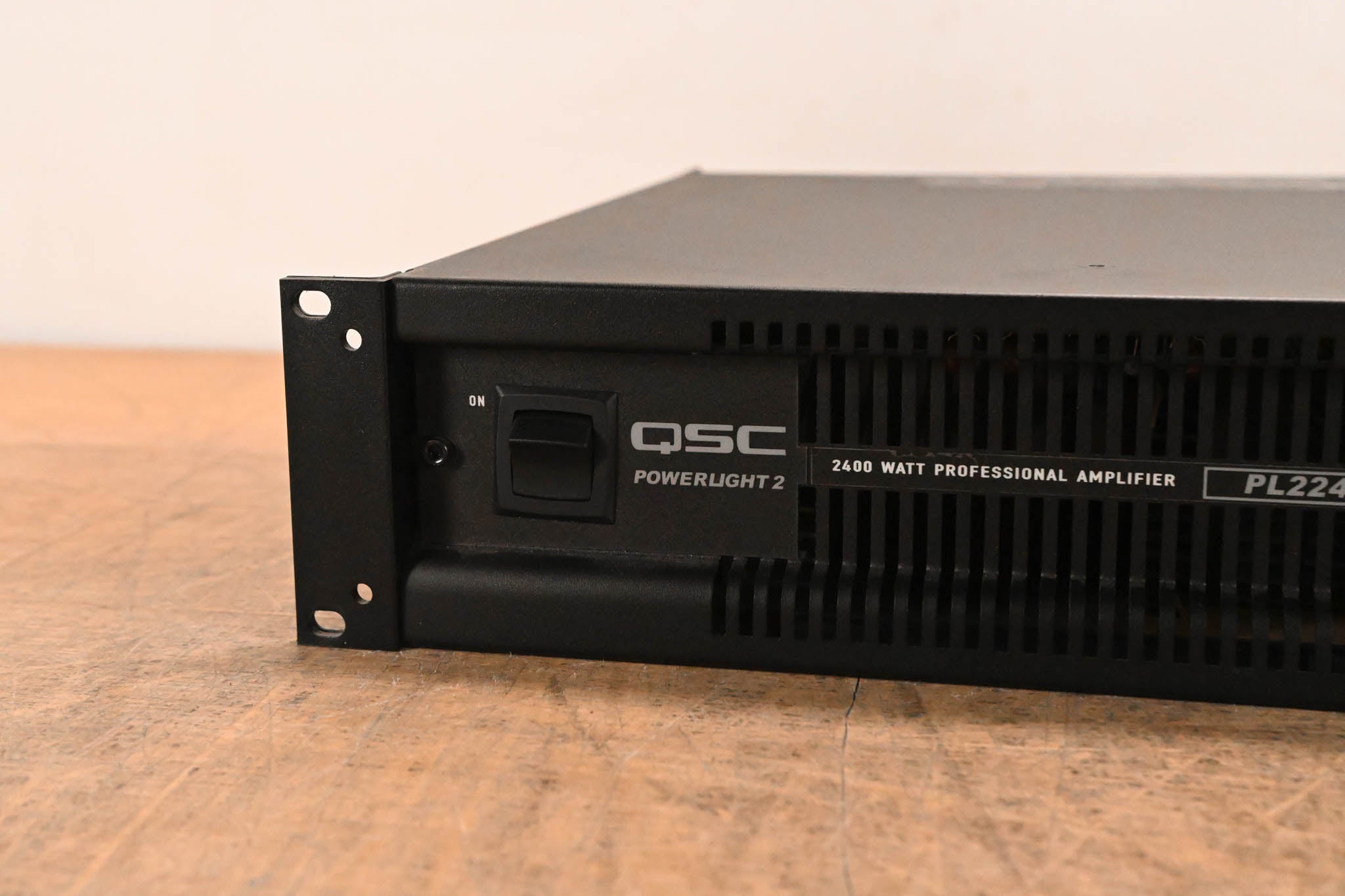 QSC PL224 PowerLight 2 Series 2-Channel Power Amplifier