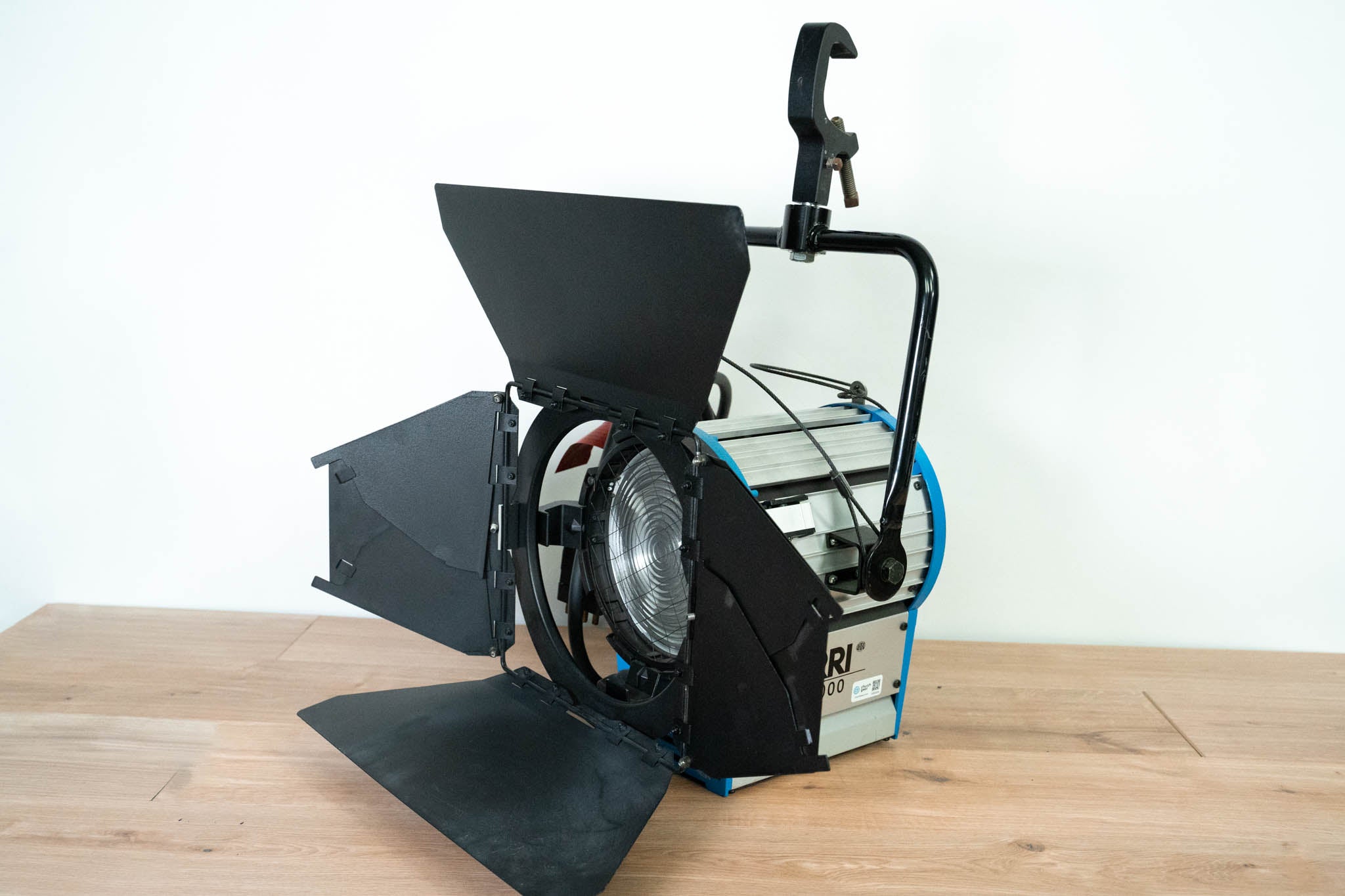 ARRI 2000 Fresnel Light Fixture