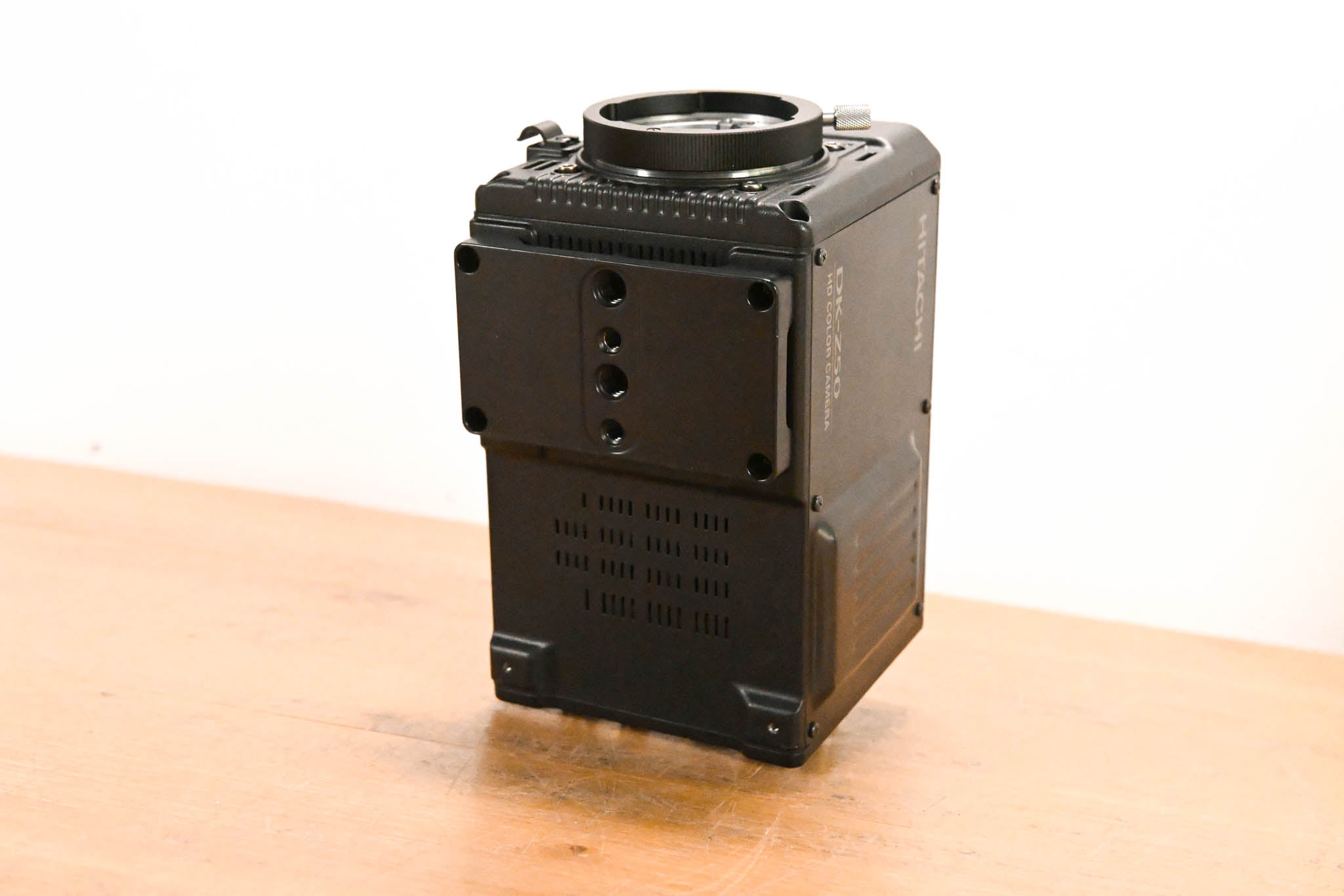 Hitachi DK-Z50 Multi-Format HDTV/SD Box Camera