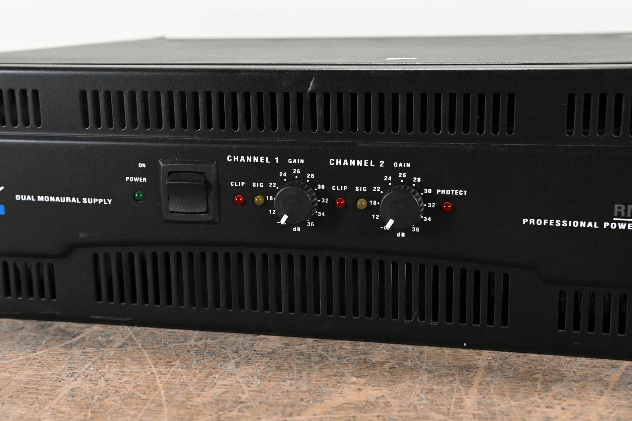 QSC RMX5050 2-Channel Power Amplifier