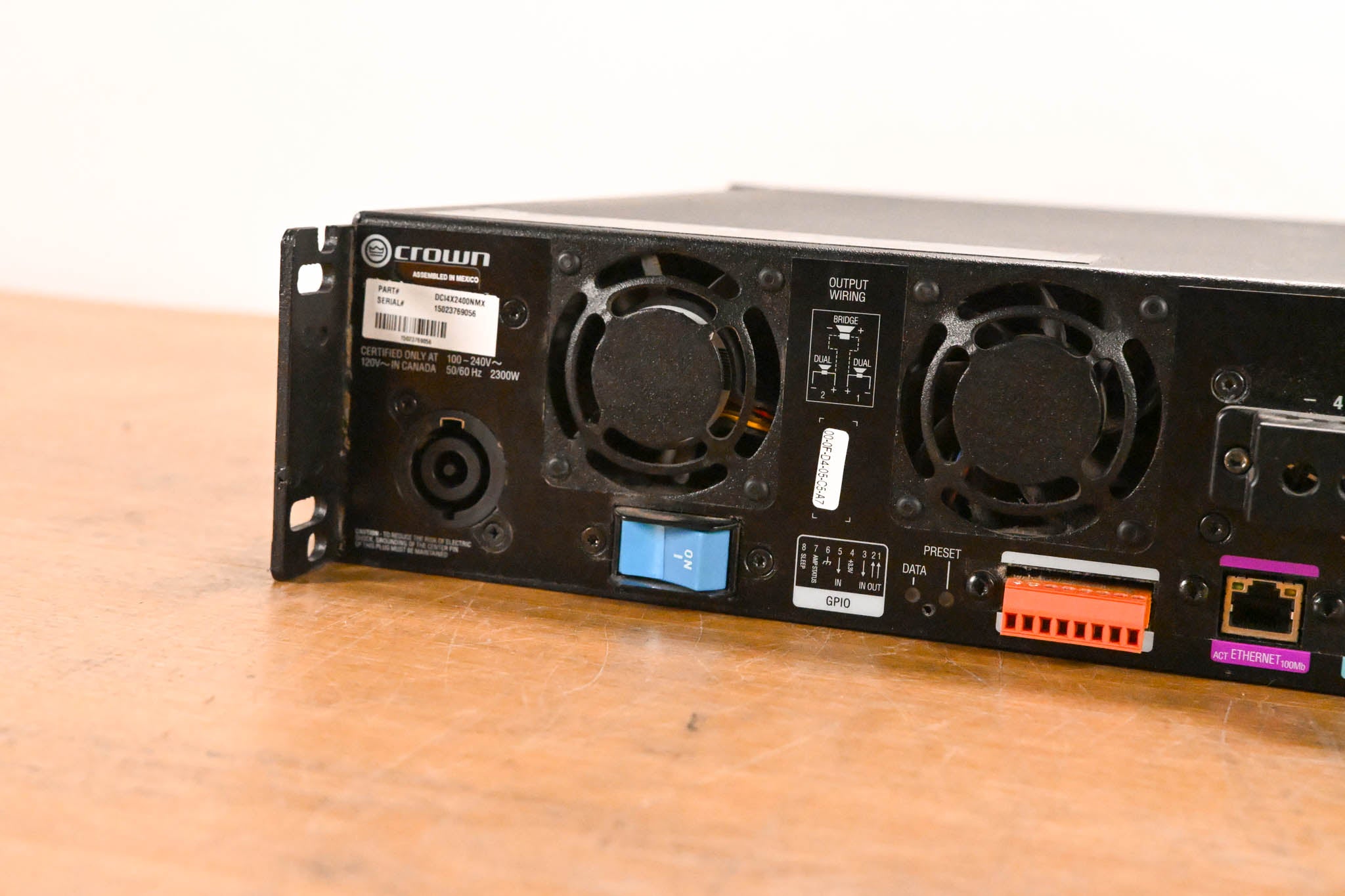 Crown DCi 4|2400N Four-Channel, 2400W @ 4Ω Power Amplifier with BLU link