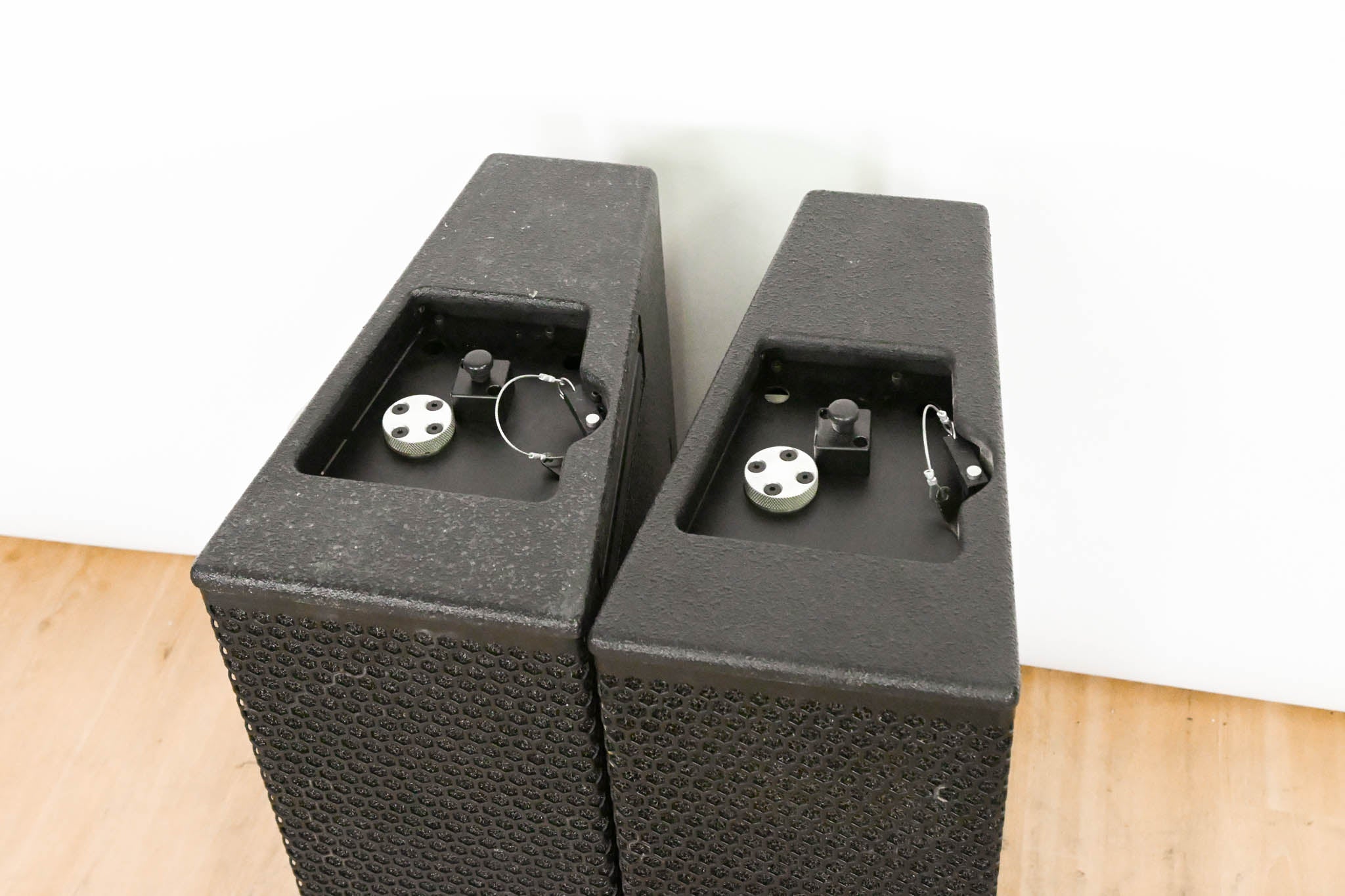 Adamson SpekTrix Wave Wide Angle Vertical Enclosure (PAIR)
