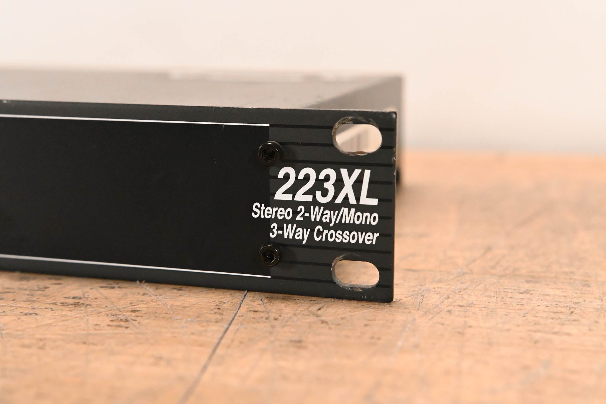 dbx 223XL Stereo 2-Way / Mono 3-Way Crossover