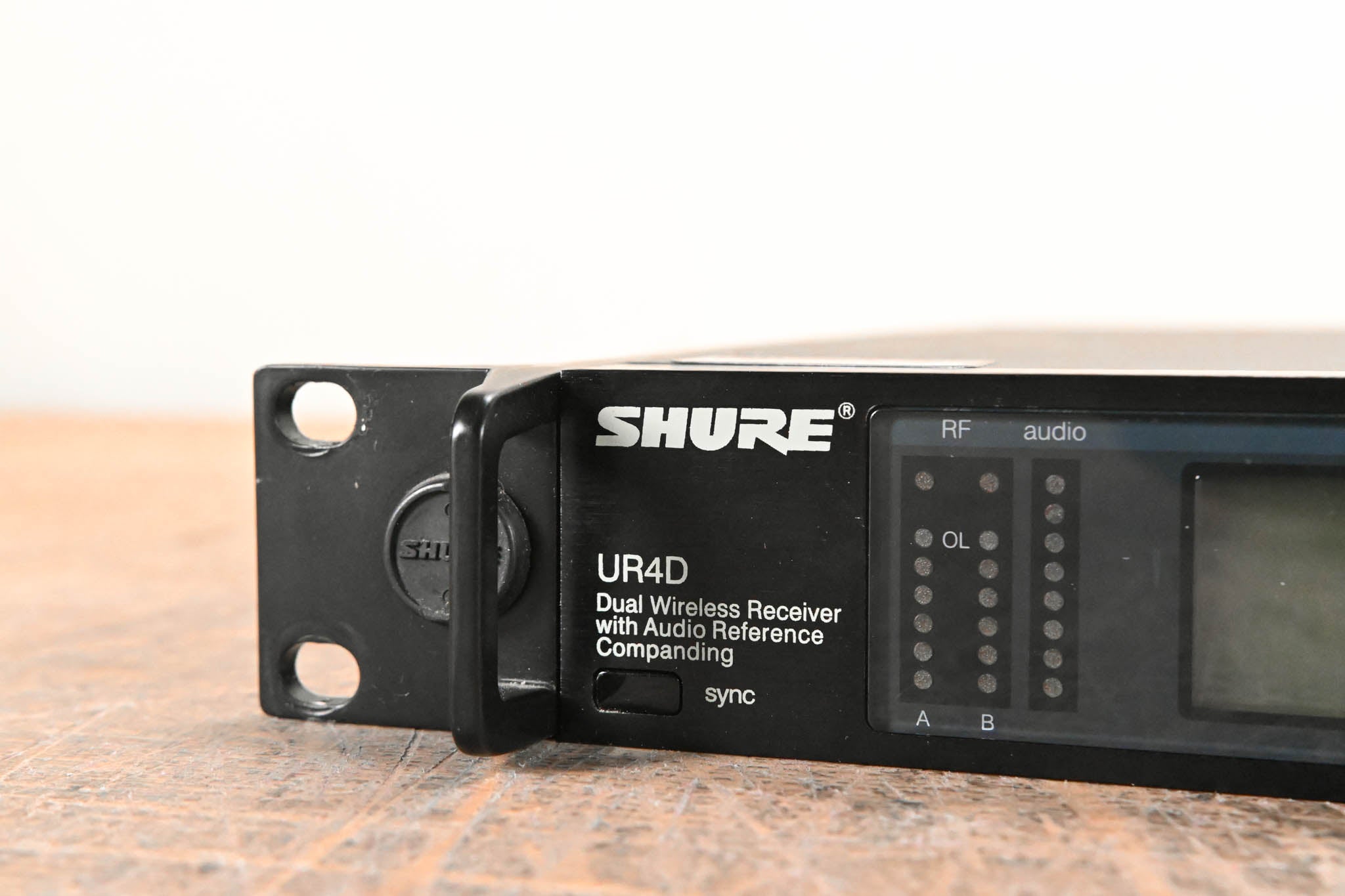 Shure UR4D Dual Wireless Receiver - H4 Band: 518-578 MHz