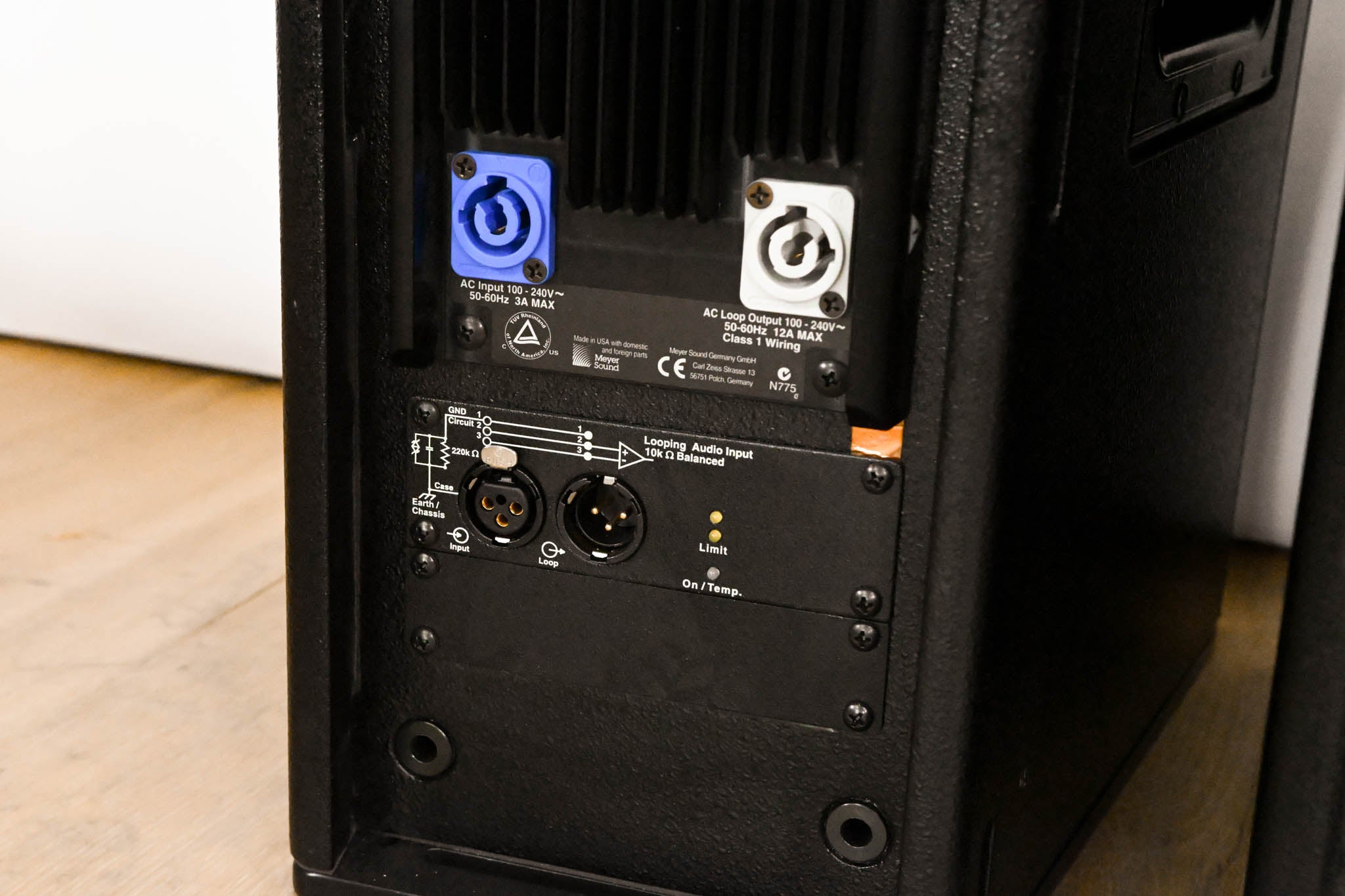 Meyer Sound UPJ-1P Compact VariO Loudspeaker (PAIR)