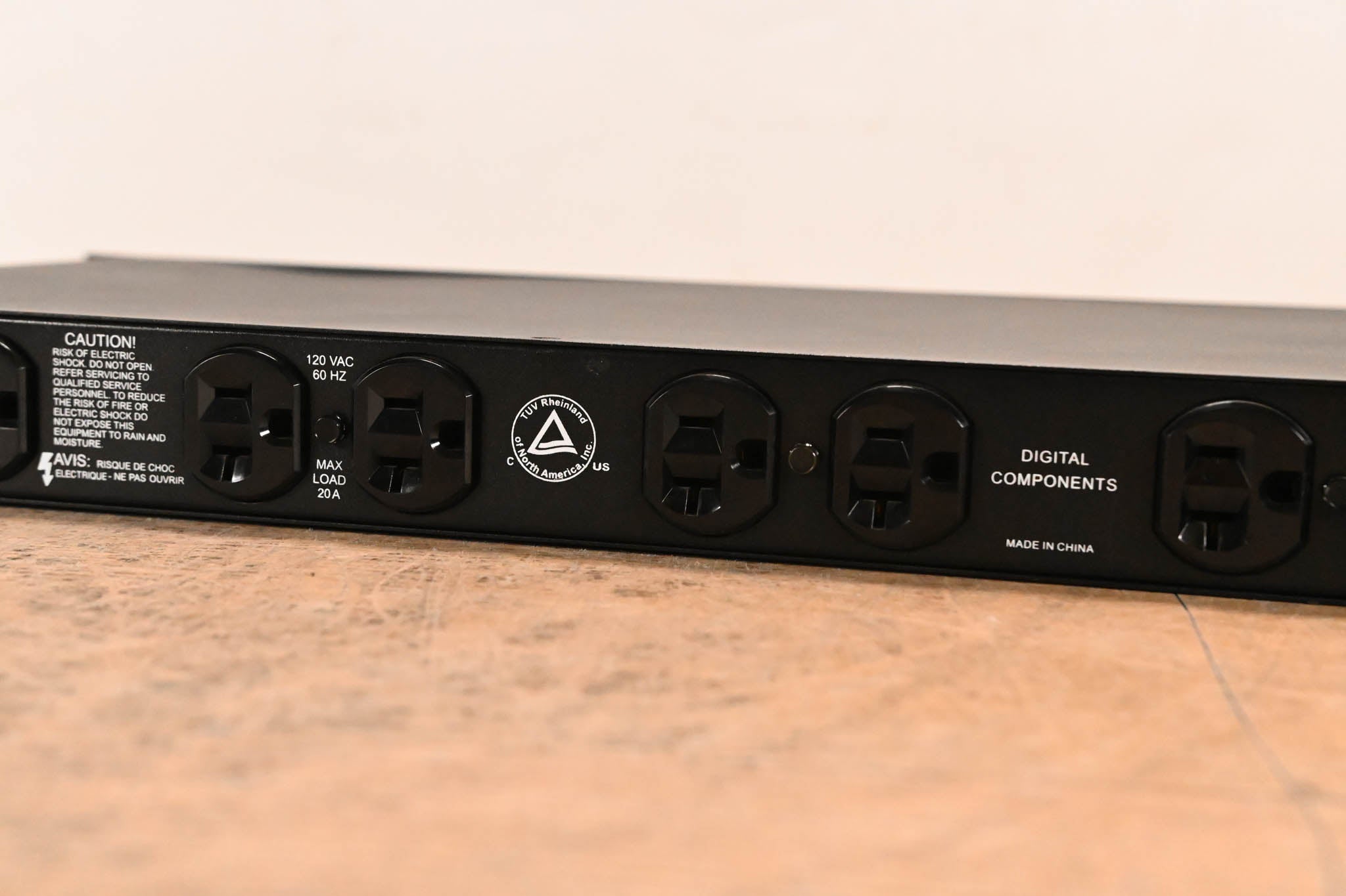 Furman PL-8 Pro Series II Power Conditioner, Distributor