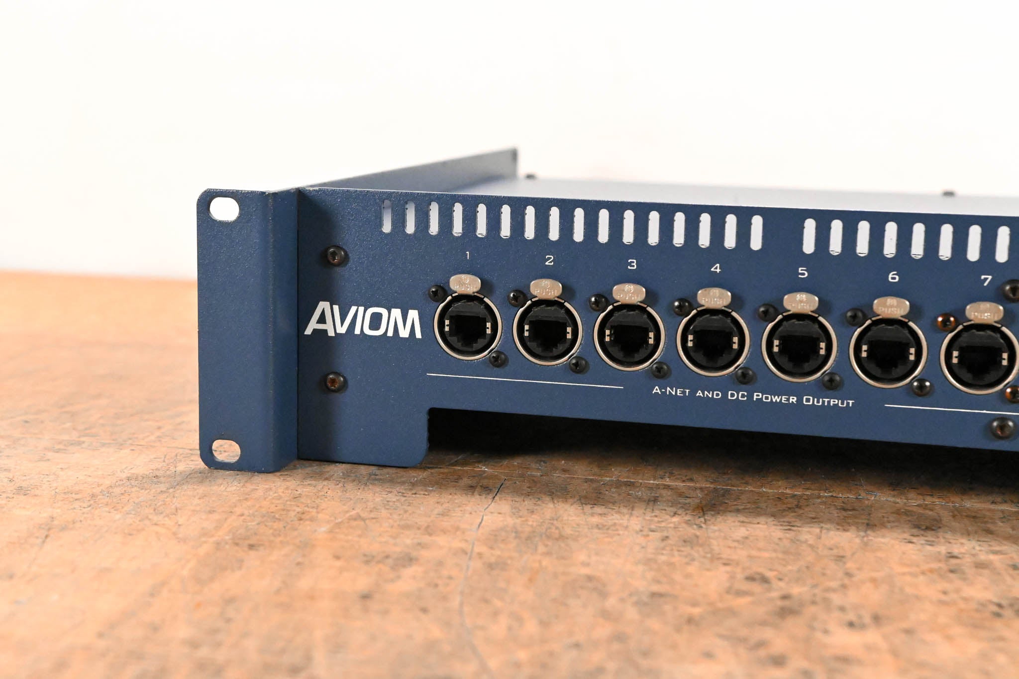 Aviom A-16D Pro A-Net Distributor