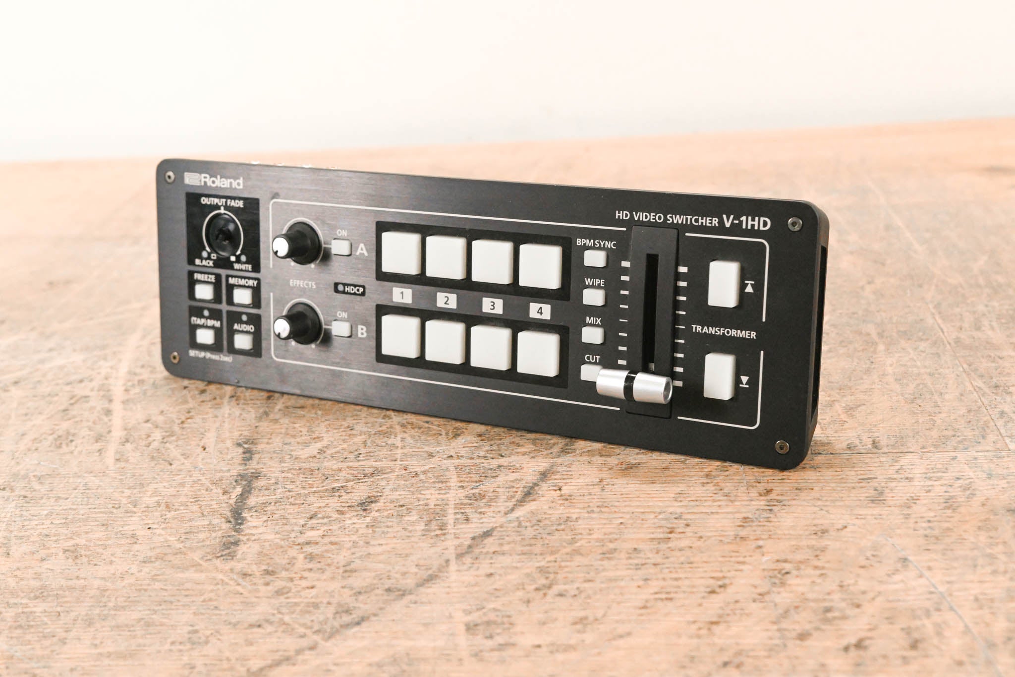 Roland V-1HD Portable 4 x HDMI Input Video Switcher (NO POWER SUPPLY)