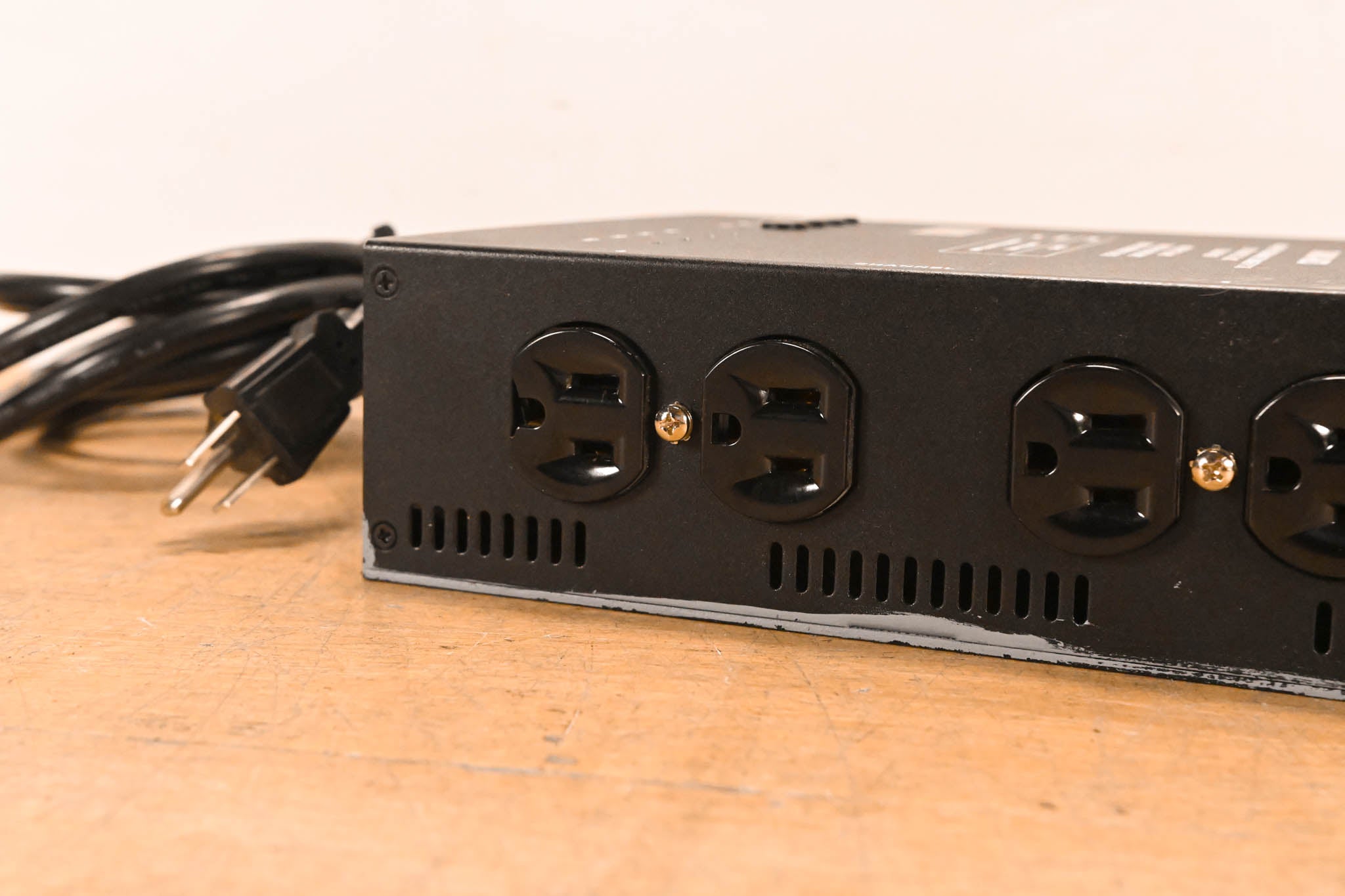 Leviton D4DMX-MD3 4-Channel Programmable Dimmer Pack