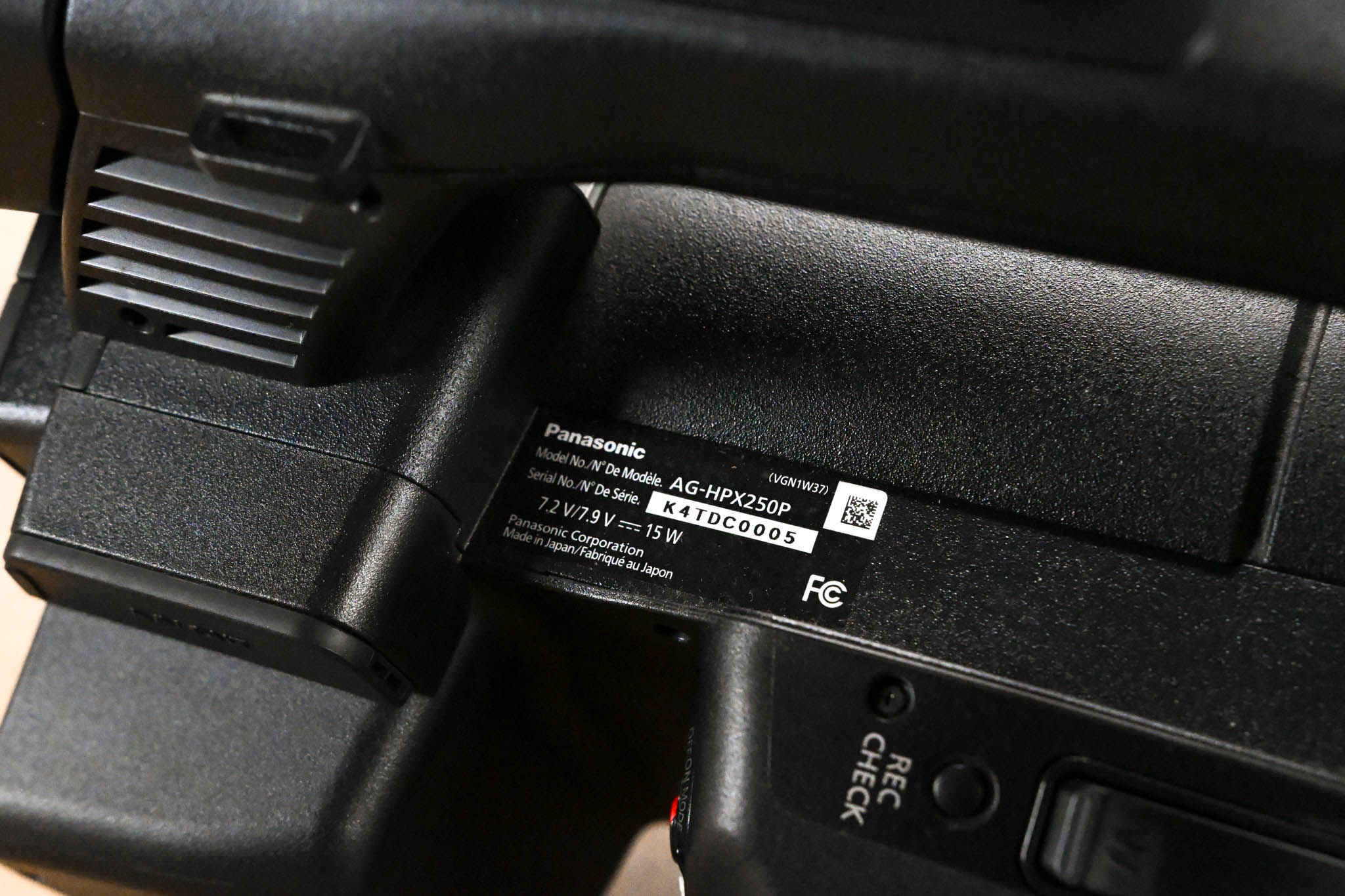 Panasonic AG-HPX250P P2 HD Handheld Camcorder