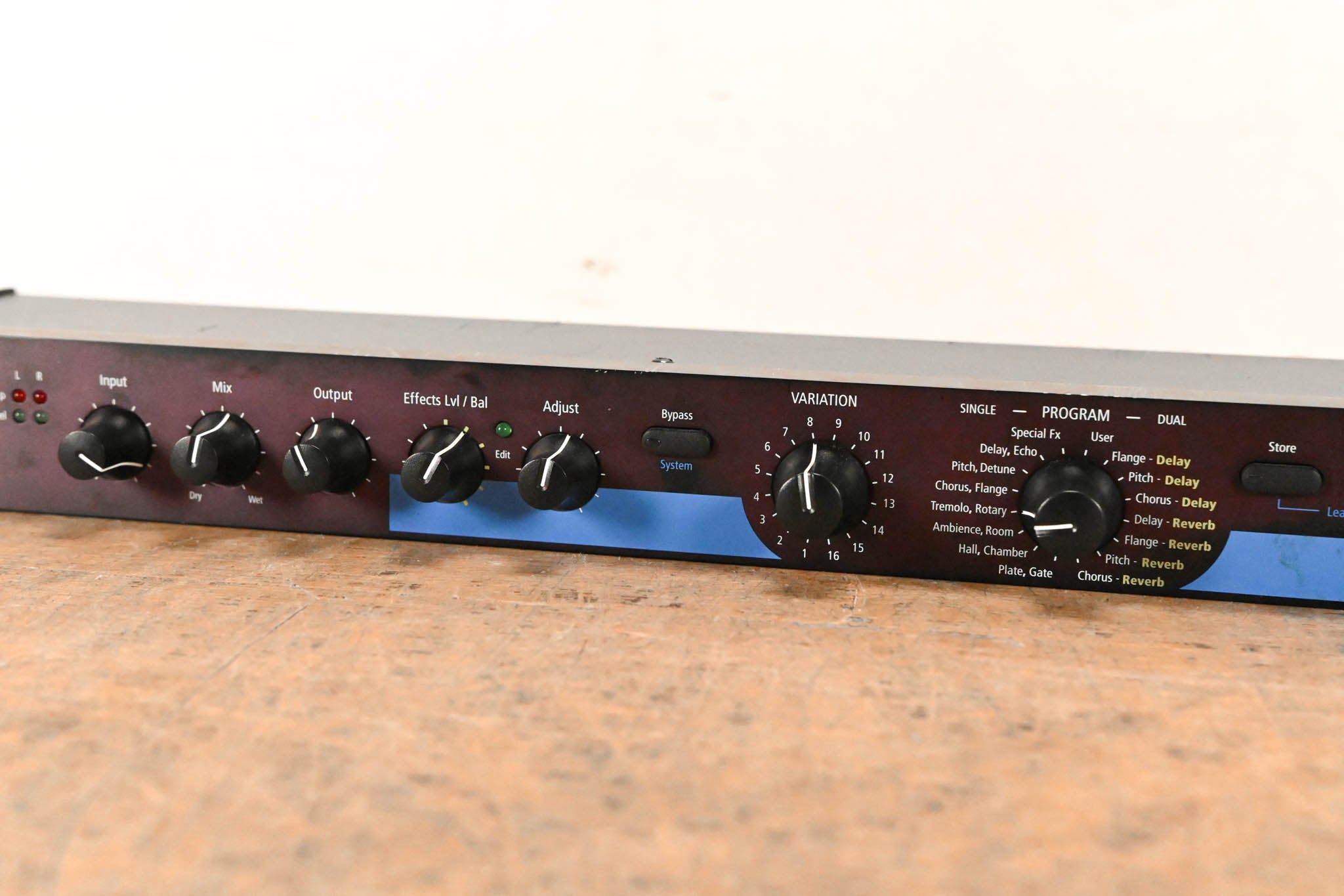 Lexicon MPX 100 Dual-Channel Effects Processor