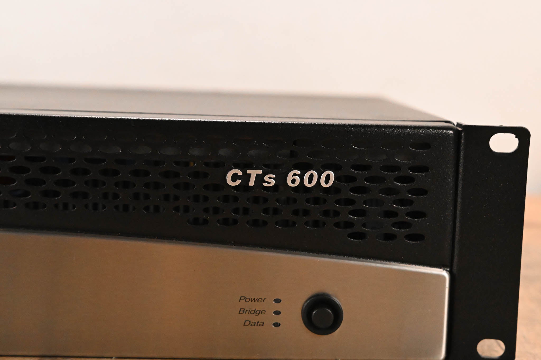 Crown CTs 600 Two-Channel 300W Power Amplifier