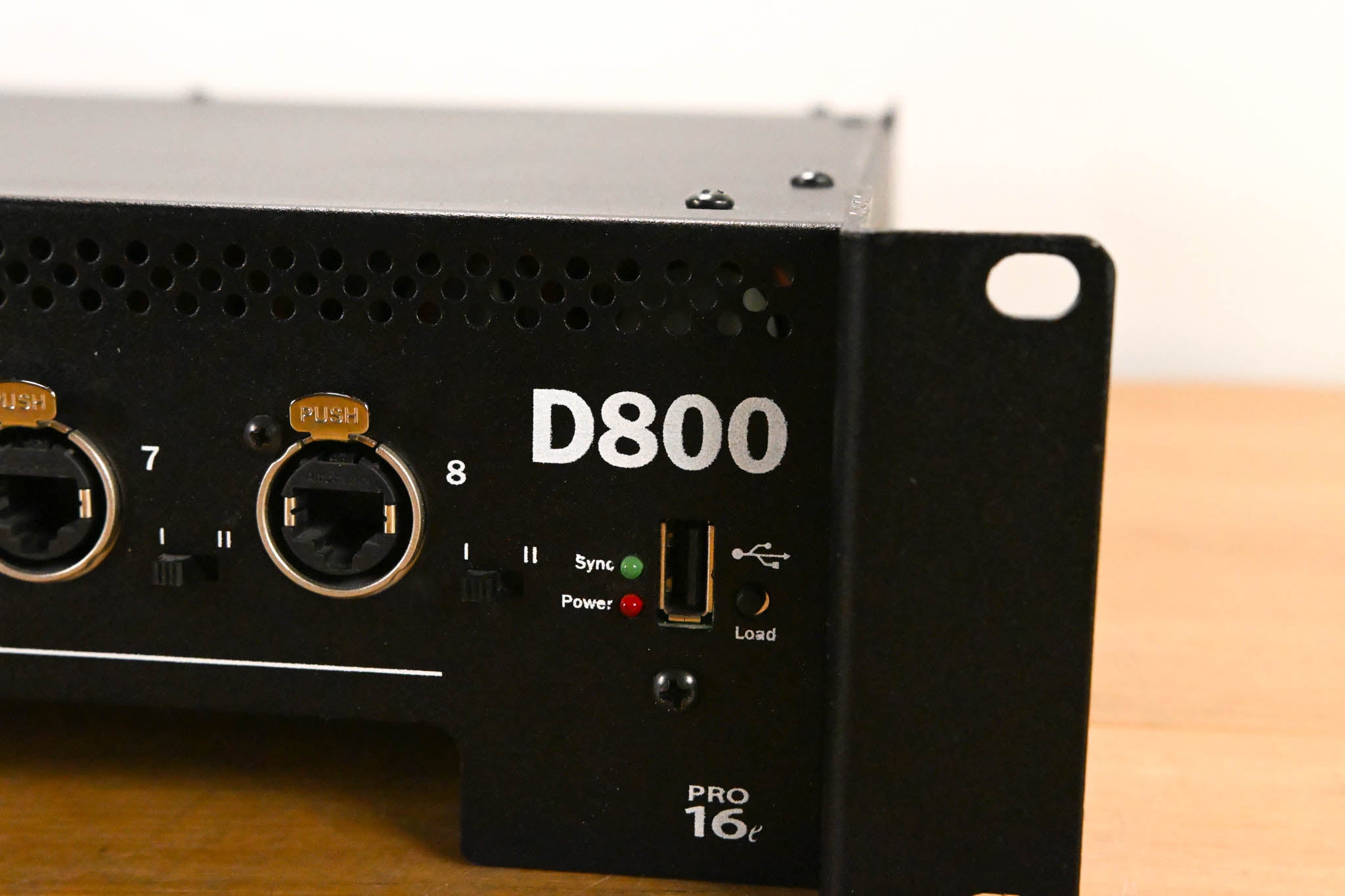 Aviom D800 A-Net Distributor