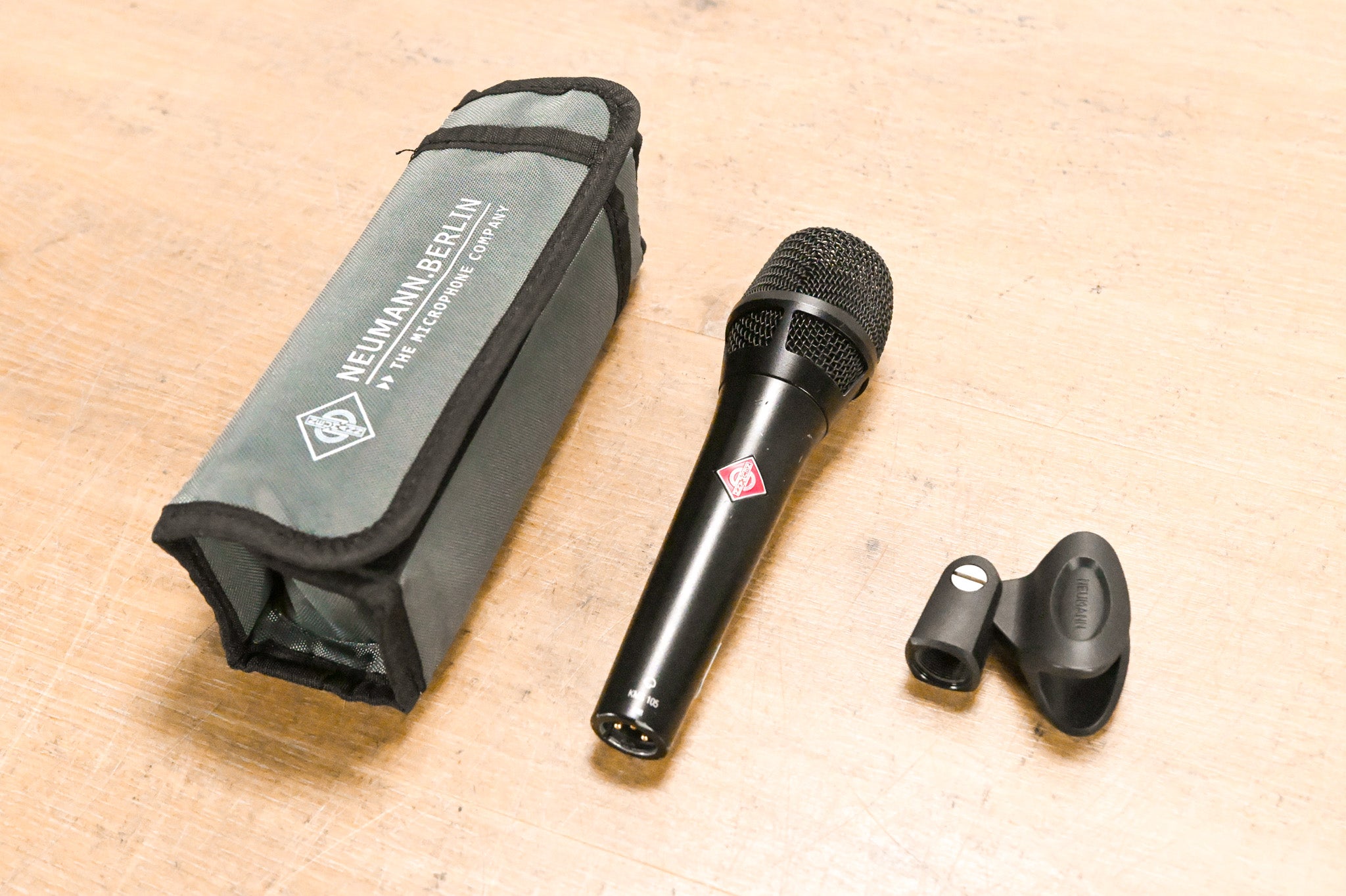 Neumann KMS 105 Supercardioid Condenser Vocal Microphone CG011U5