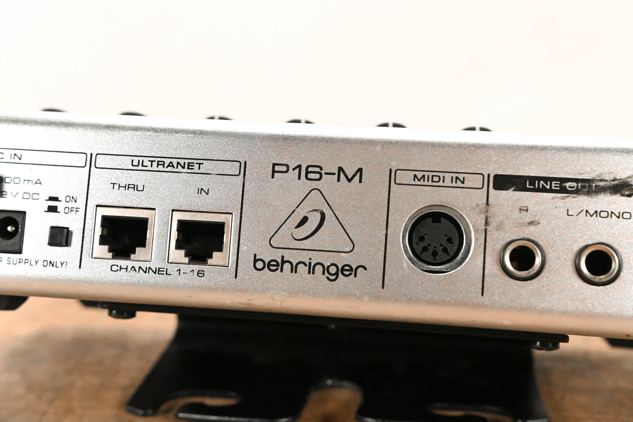 Behringer Powerplay P16-M 16-Channel Digital Personal Mixer