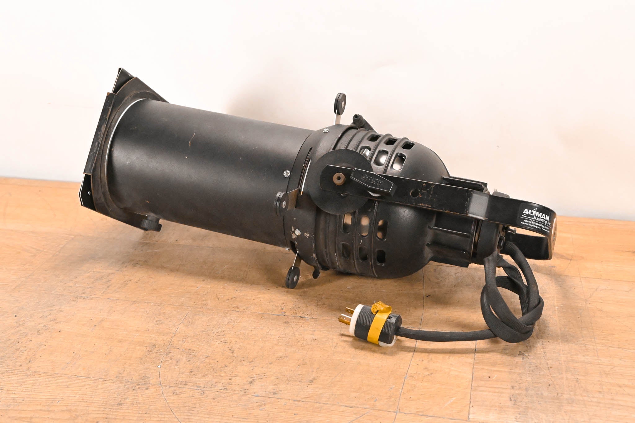 Altman 360Q 6" x 12" 750W Ellipsoidal Light