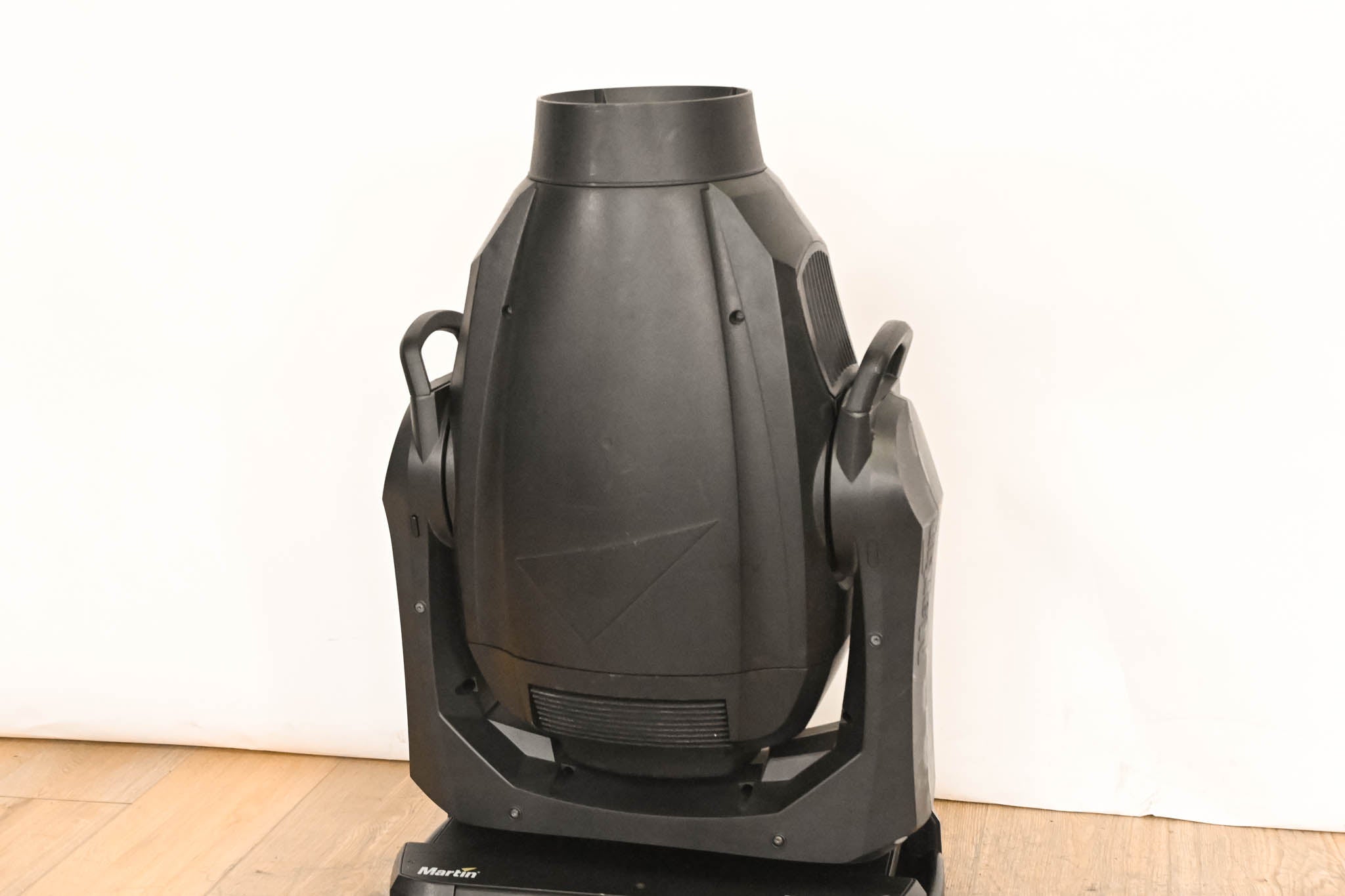 Martin MAC Viper Profile High Output Discharge-Based Moving Light