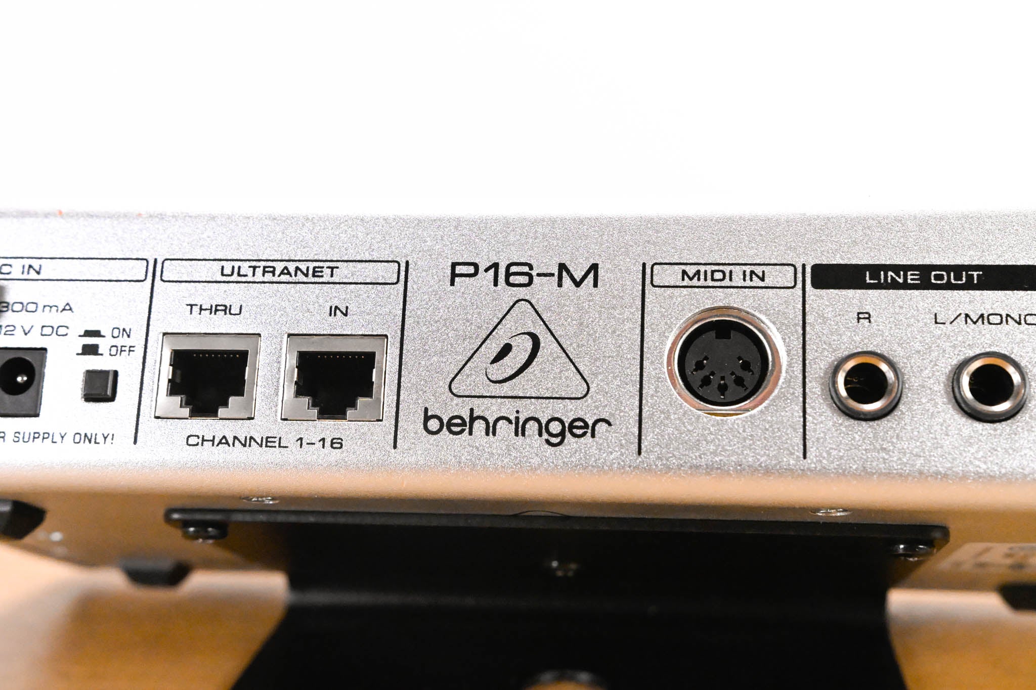 Behringer Powerplay P16-M 16-Channel Digital Personal Mixer