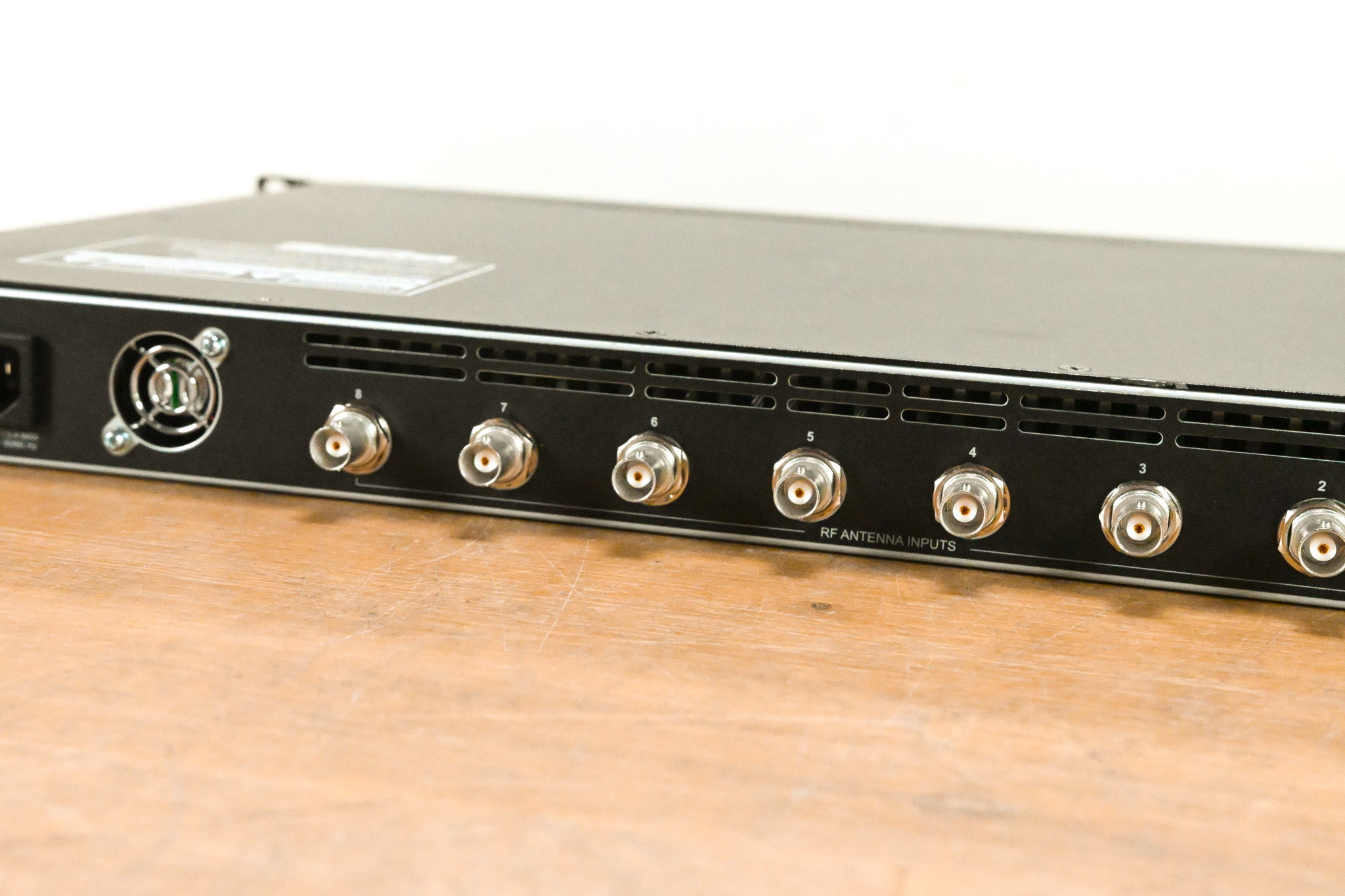 Shure PA821A Antenna Combiner for PSM Wireless Systems  - 470-952 MHz