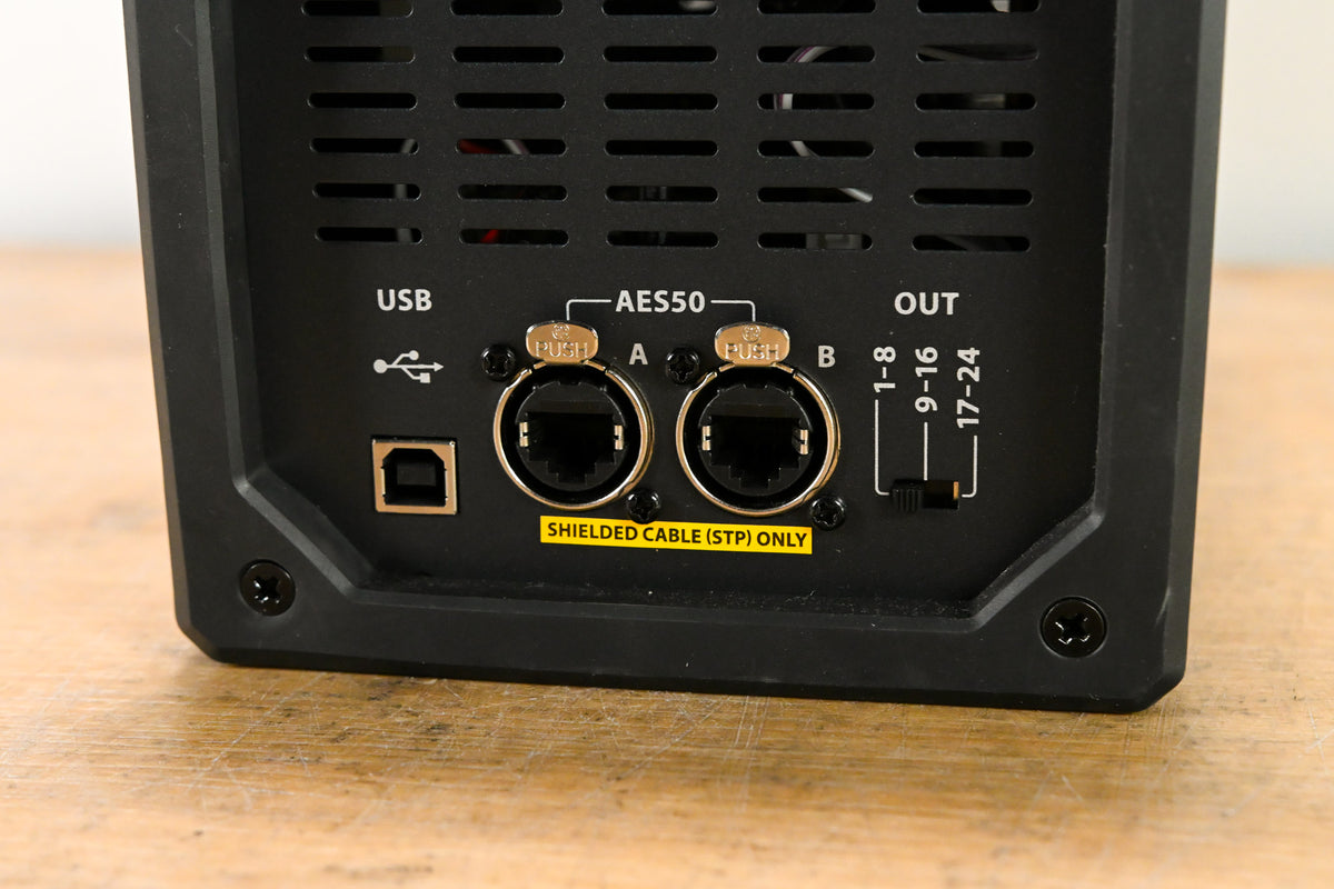 Behringer SD16 16-Channel Stage Box with 8 Outputs