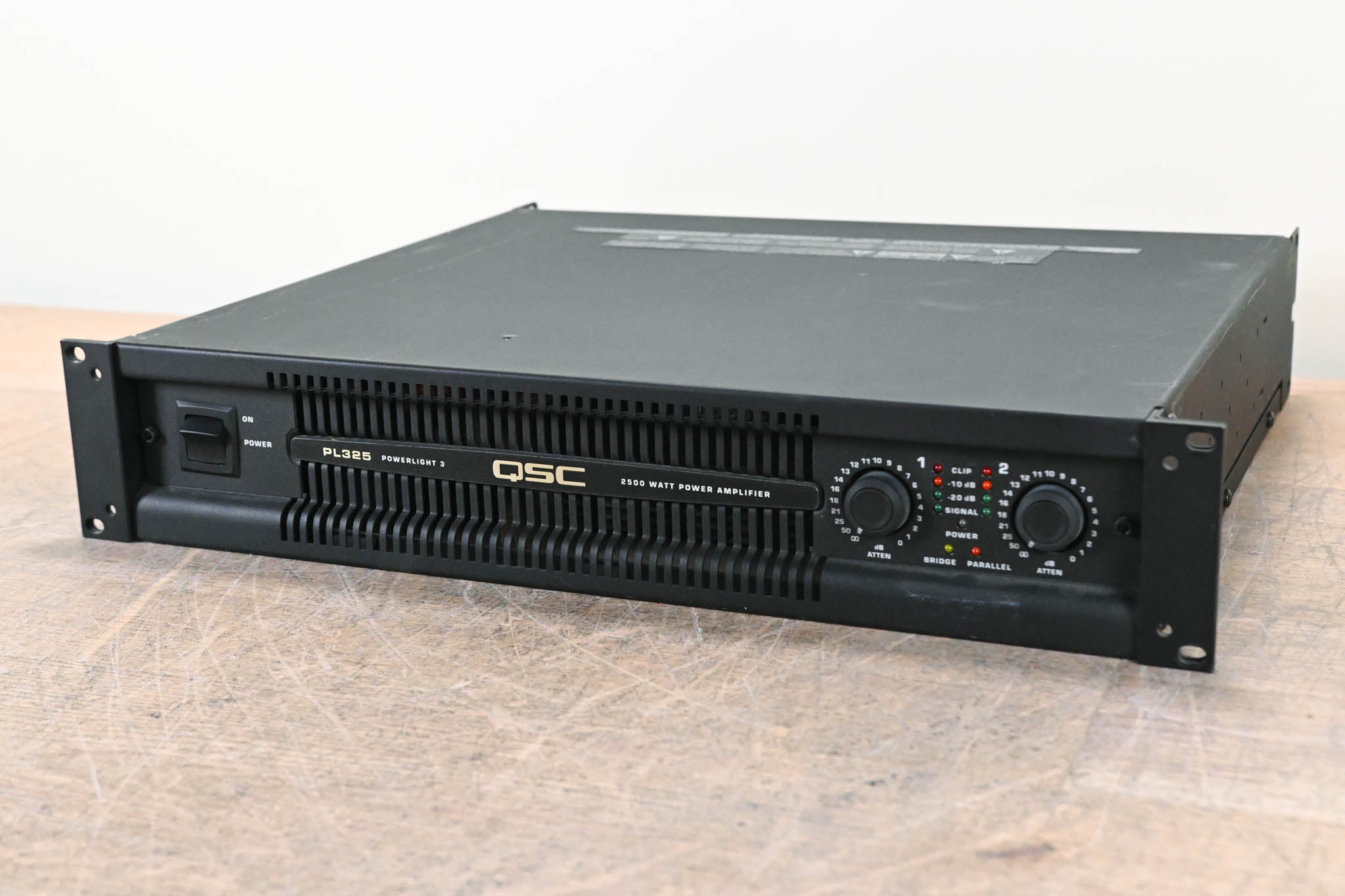 QSC PL325 Powerlight 3 Series 2-Channel Power Amplifier