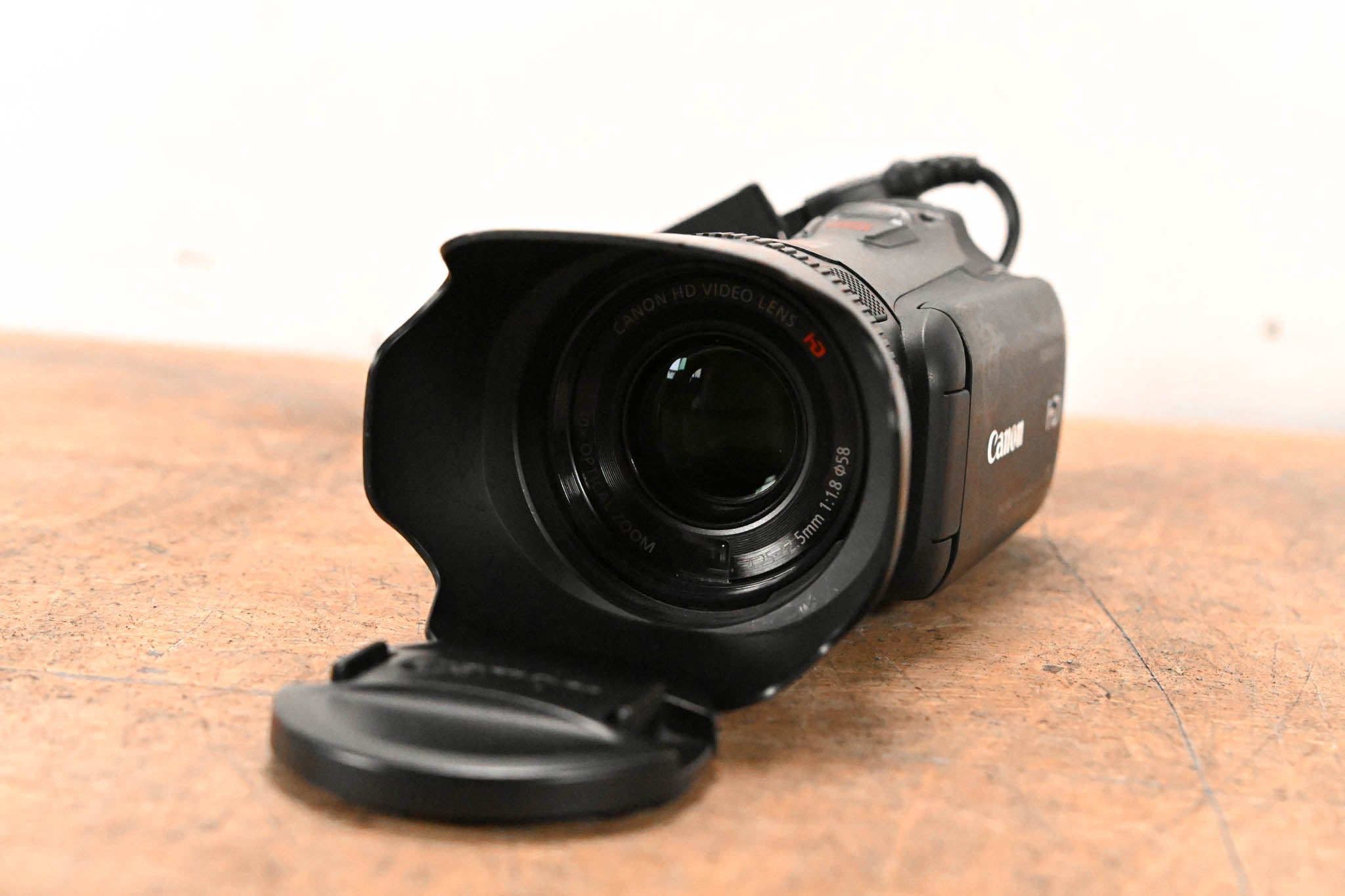 Canon Vixia HF G10 Full HD Camcorder w/HD CMOS Pro + 32GB Internal Flash