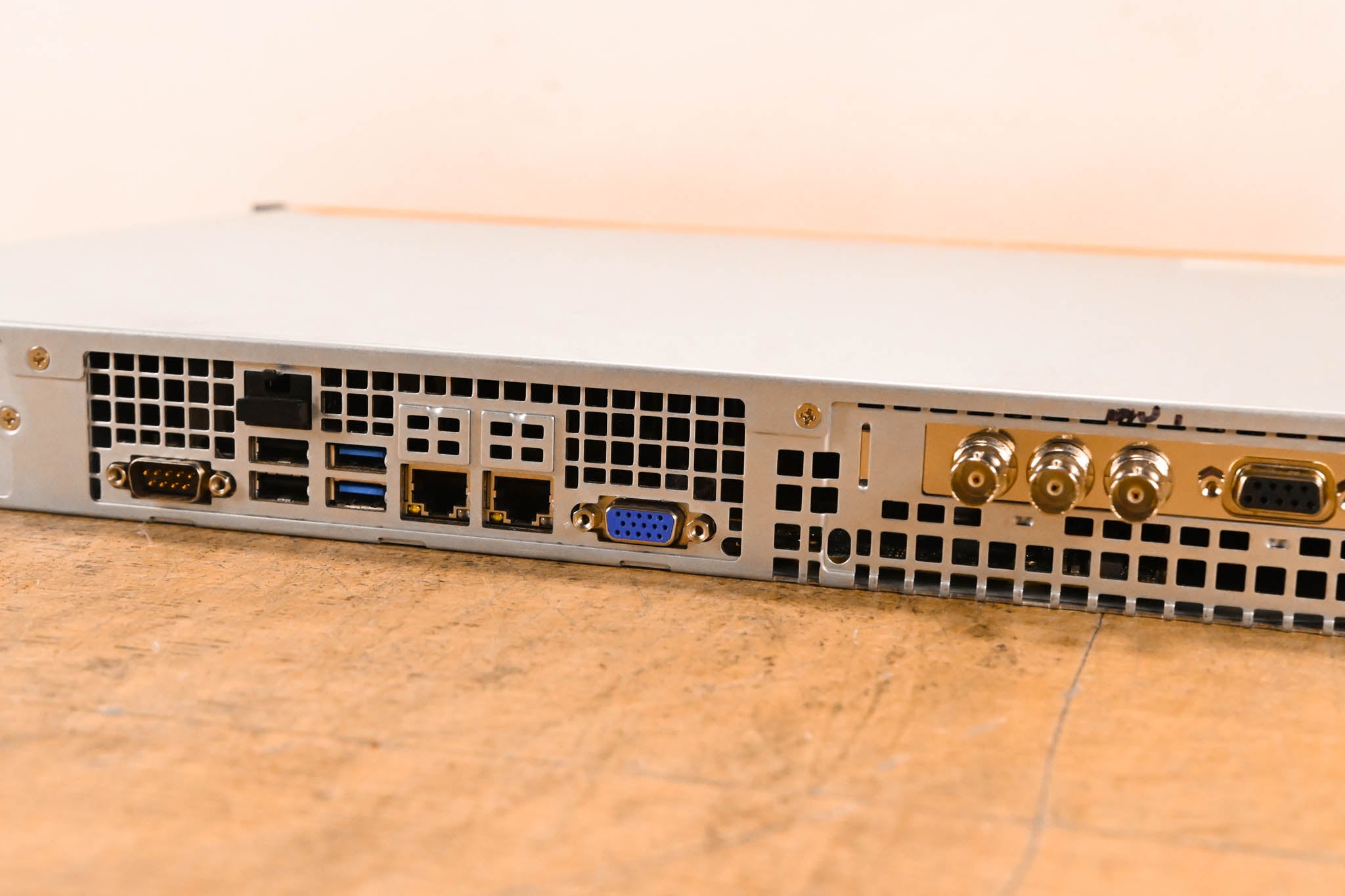 LiveU LU2000 Dual HD Output Decoder Server